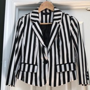 Forever 21 Jackets & Coats - Beetlejuice Style Black & White Pinstriped Jacket Forever 21 Jackets & Coats - Beetlejuice Style Black & White Pinstriped Jacket